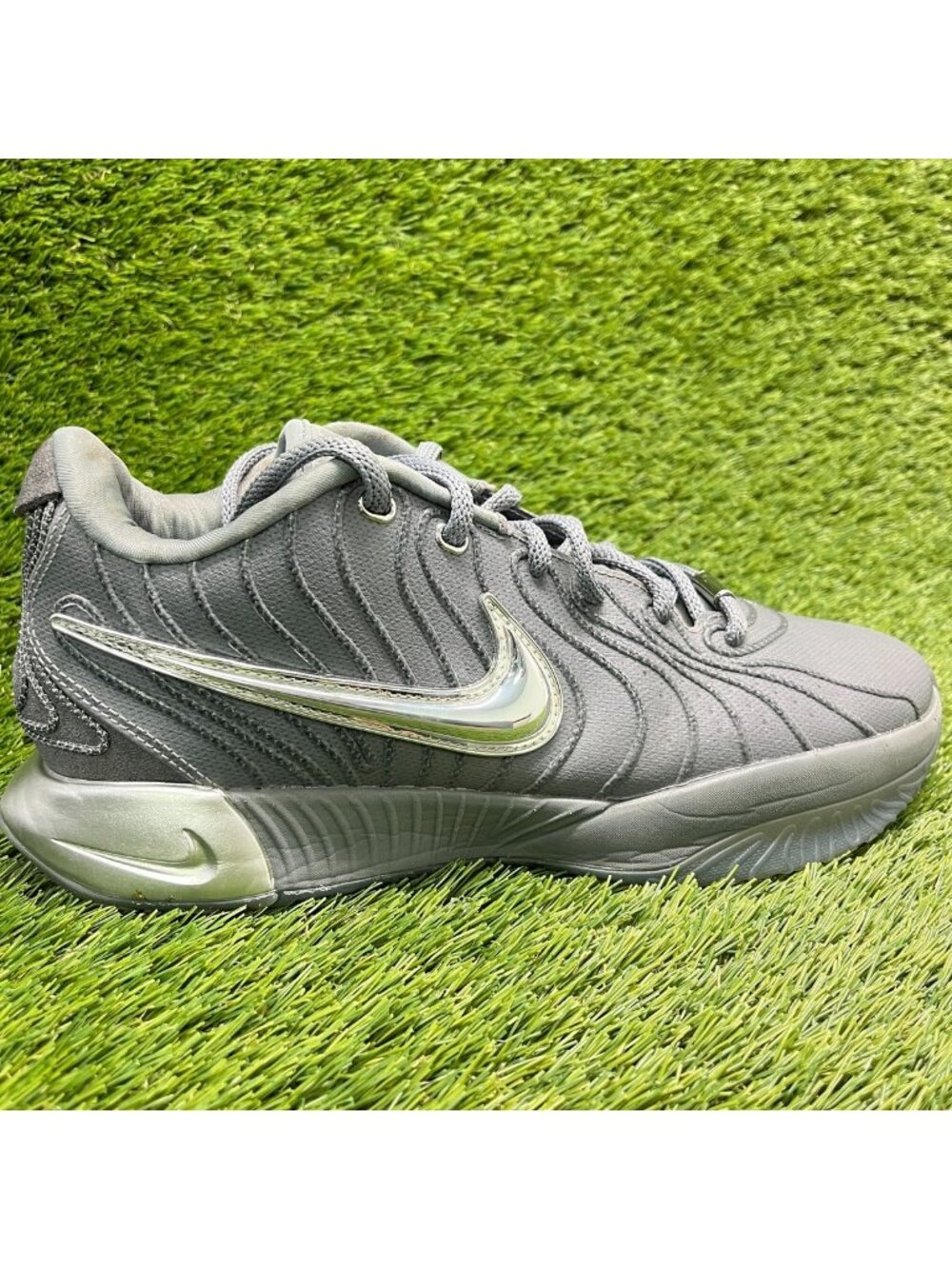 Nike LeBron 21 Mens Size 9.5 Gray Athletic Running Basketball Shoes Sneakers